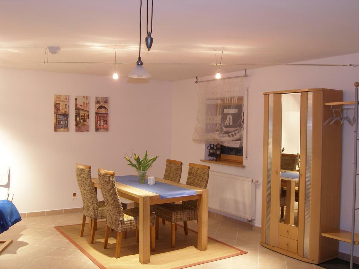 Ferienwohnung Stettfeld Ngoại thất bức ảnh